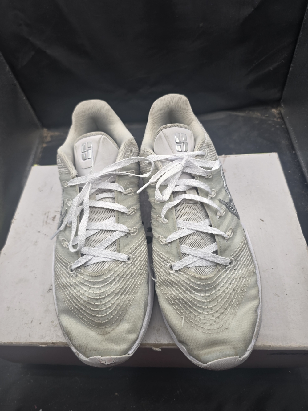 Nike Women's Light Gray White Athletic Shoes